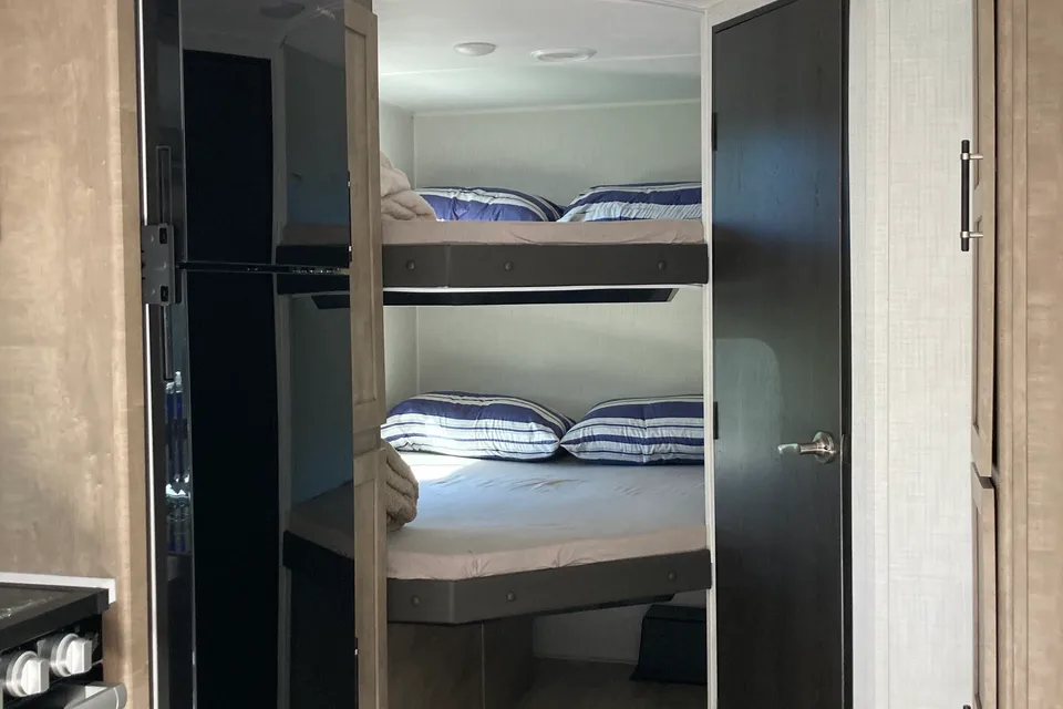 Iain's Springdale 2620vhs Travel Trailer