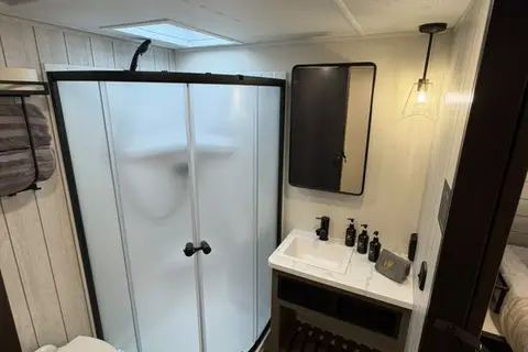 CL41 Forest River ARCTIC WOLF SUITE 3750SUITE Fifth Wheel