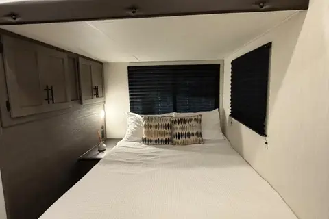CL41 Forest River ARCTIC WOLF SUITE 3750SUITE Fifth Wheel