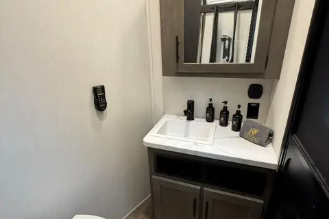 CL41 Forest River ARCTIC WOLF SUITE 3750SUITE Fifth Wheel