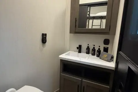CL41 Forest River ARCTIC WOLF SUITE 3750SUITE Fifth Wheel