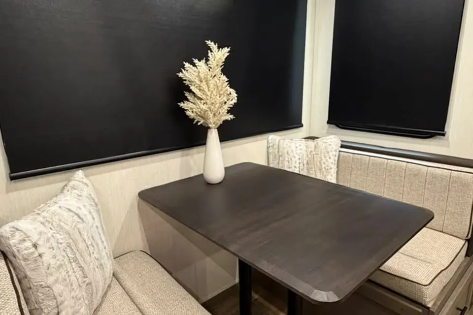 CL41 Forest River ARCTIC WOLF SUITE 3750SUITE Fifth Wheel