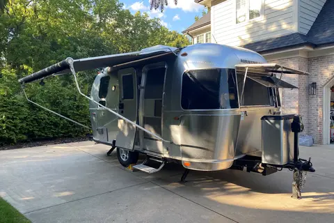 Magnolia 1 Airstream 19ft Flying Cloud **FULLY LOADED**
