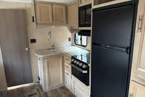 Riverview Retreat Coachmen 273BHSCK Travel Trailer
