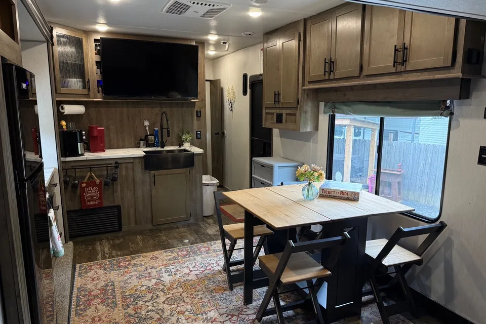 Creekside Mountain Retreat At The Base of Roan Mountain