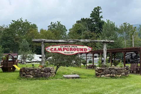 Creekside Mountain Retreat At The Base of Roan Mountain