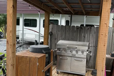 Creekside Mountain Retreat At The Base of Roan Mountain