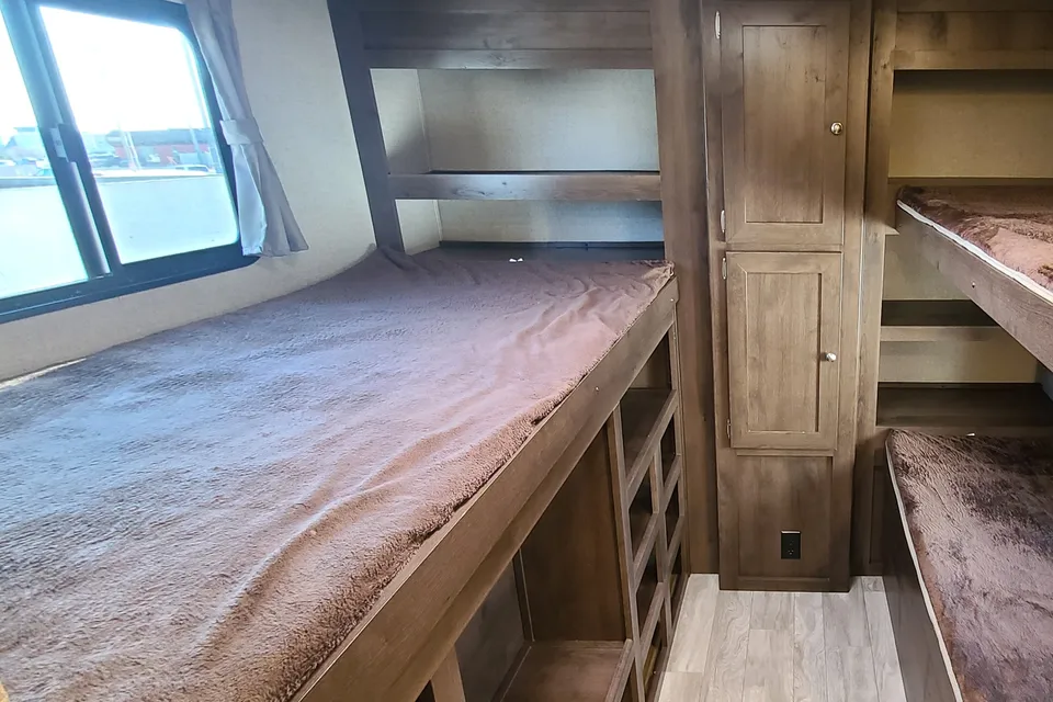 Oasis 310K Travel Trailer