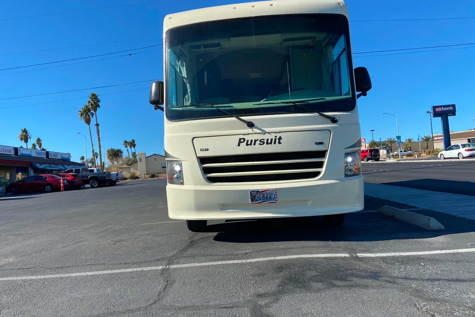 Yasmin & Mike’s Coachmen Pursuit 2019 Class A, fully equipped, impressive  inside and out. MILES*