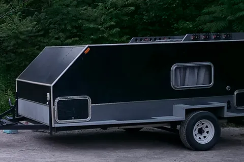 Nathalie and James Cozy Artis Micro Trailer