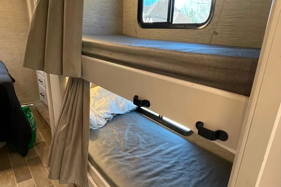 🚐 VR FAMILIAL 32 pieds Full autonome