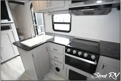 Tracer 260BHSLE - Compact Elegance!
