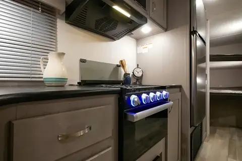 Tracer 260BHSLE - Compact Elegance!