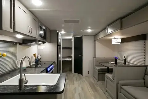 Tracer 260BHSLE - Compact Elegance!