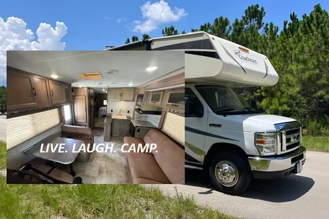 32' Bunkhouse w/ WiFi - Your Home Away From Home