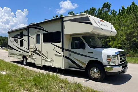 32' Bunkhouse w/ WiFi - Your Home Away From Home