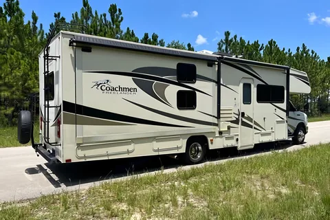 32' Bunkhouse w/ WiFi - Your Home Away From Home