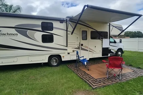 32' Bunkhouse w/ WiFi - Your Home Away From Home