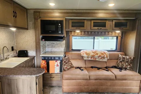 32' Bunkhouse w/ WiFi - Your Home Away From Home