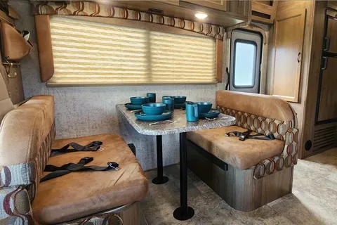 32' Bunkhouse w/ WiFi - Your Home Away From Home