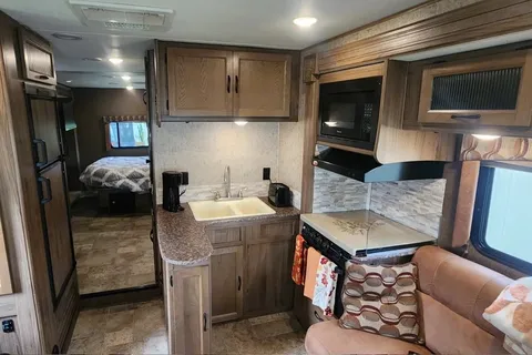 32' Bunkhouse w/ WiFi - Your Home Away From Home
