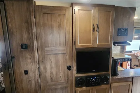 32' Bunkhouse w/ WiFi - Your Home Away From Home