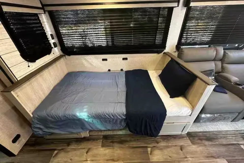 Anquenita's Sunset Park RV 2024 Travel Trailer