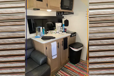 Spacious Wolfpup w/ Bunkbeds and Queen bed