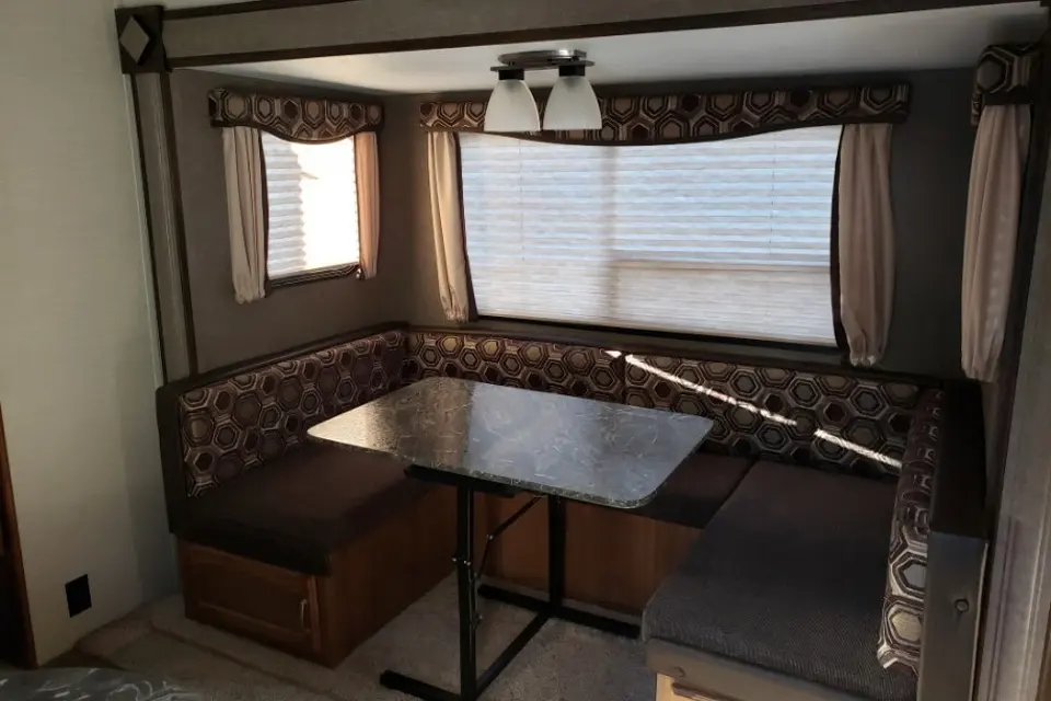 Good Times Await! - 25' Keystone Springdale - Delivery Available - Half Ton towable