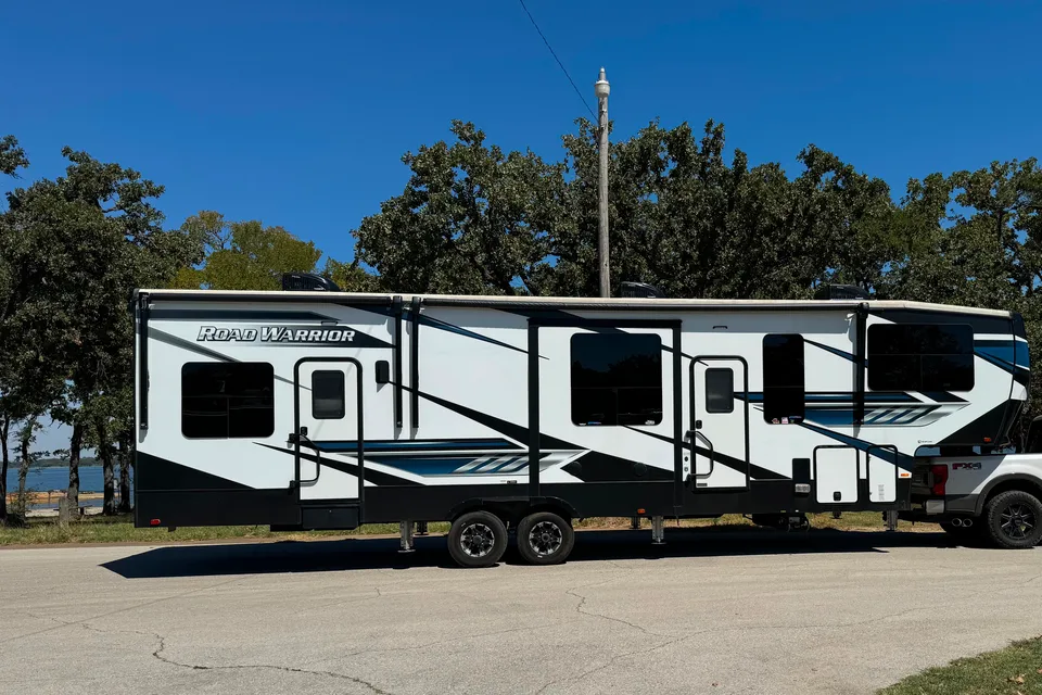 Sunflower RV Rentals Heartland Road Warrior Fifth Wheel