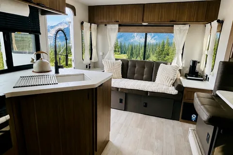 Camping Paradise - Wildwood 2025