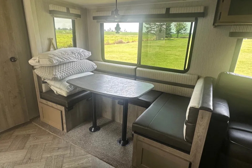 Monarch Meadows Puma RV