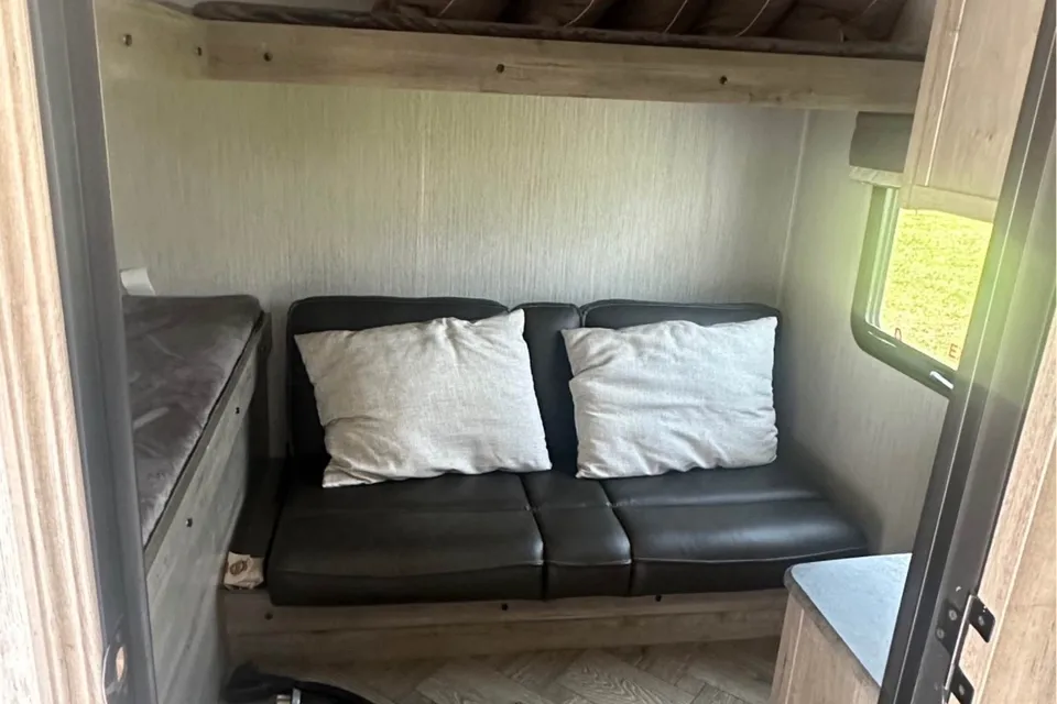 Monarch Meadows Puma RV