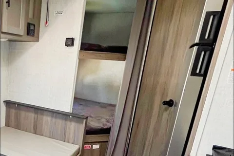 2022 Ameri-lite 197BH(Easy to Tow/Family Friendly Bunkhouse)