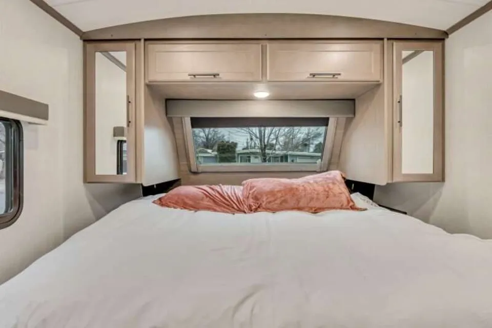 Keystone Travel Trailer w Satellite TV and 5G WIFI