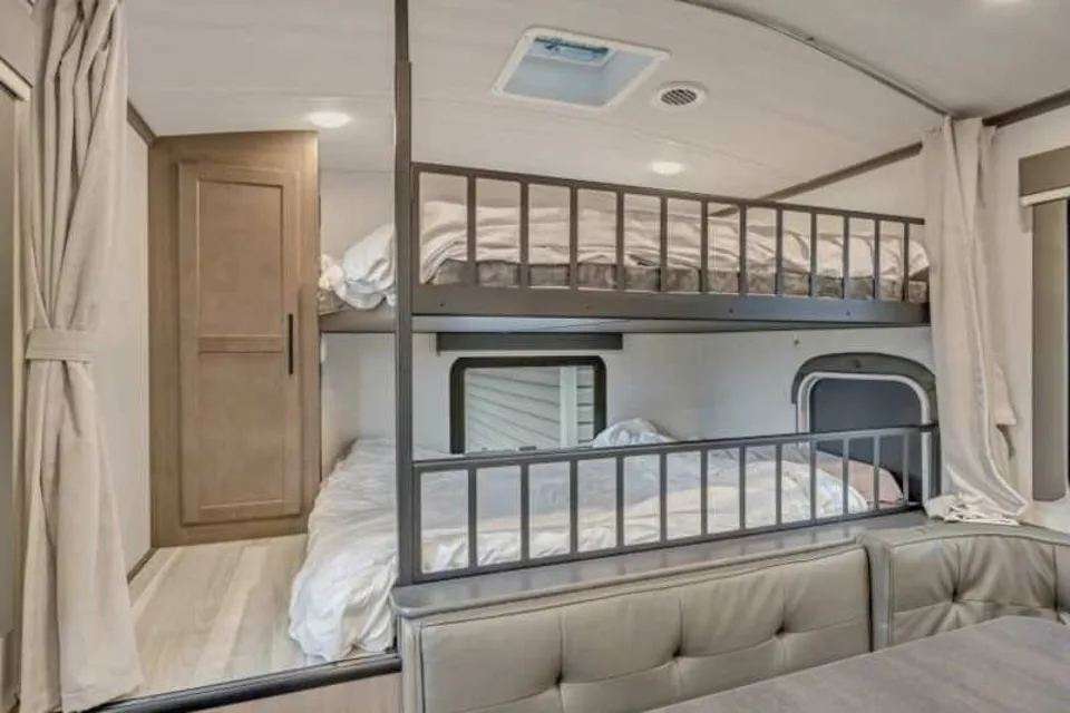 Keystone Travel Trailer w Satellite TV and 5G WIFI