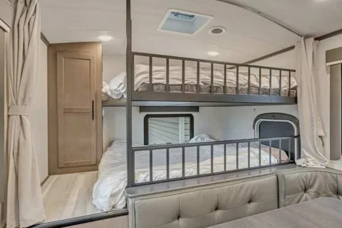 Keystone Travel Trailer w Satellite TV and 5G WIFI