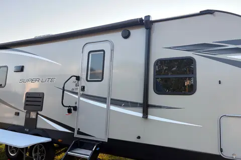 *Delivery Only* Cozy Camper Starcraft Superlite