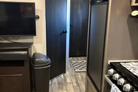 *Delivery Only* Cozy Camper Starcraft Superlite