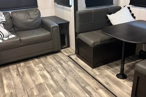 *Delivery Only* Cozy Camper Starcraft Superlite