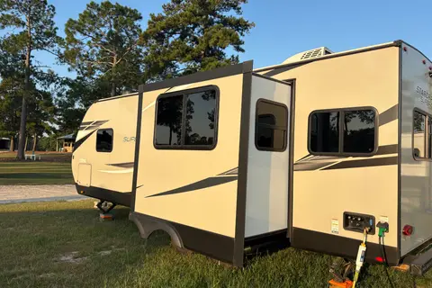 *Delivery Only* Cozy Camper Starcraft Superlite