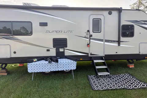 *Delivery Only* Cozy Camper Starcraft Superlite