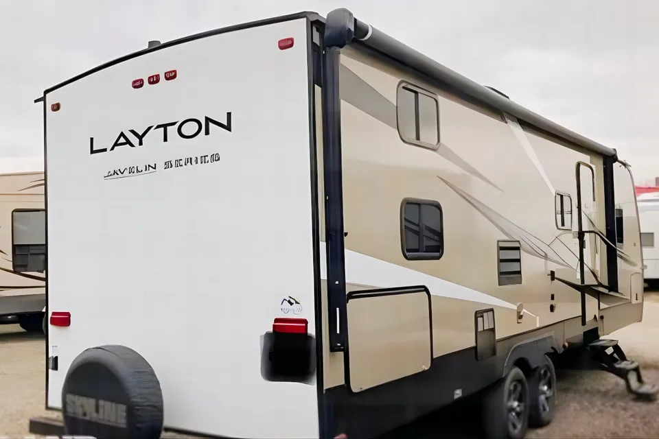 La Trotteuse Layton Y285B Roulotte