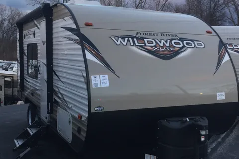 DEBBIE's Forest River Wildwood XLite 171RBXL Travel Trailer