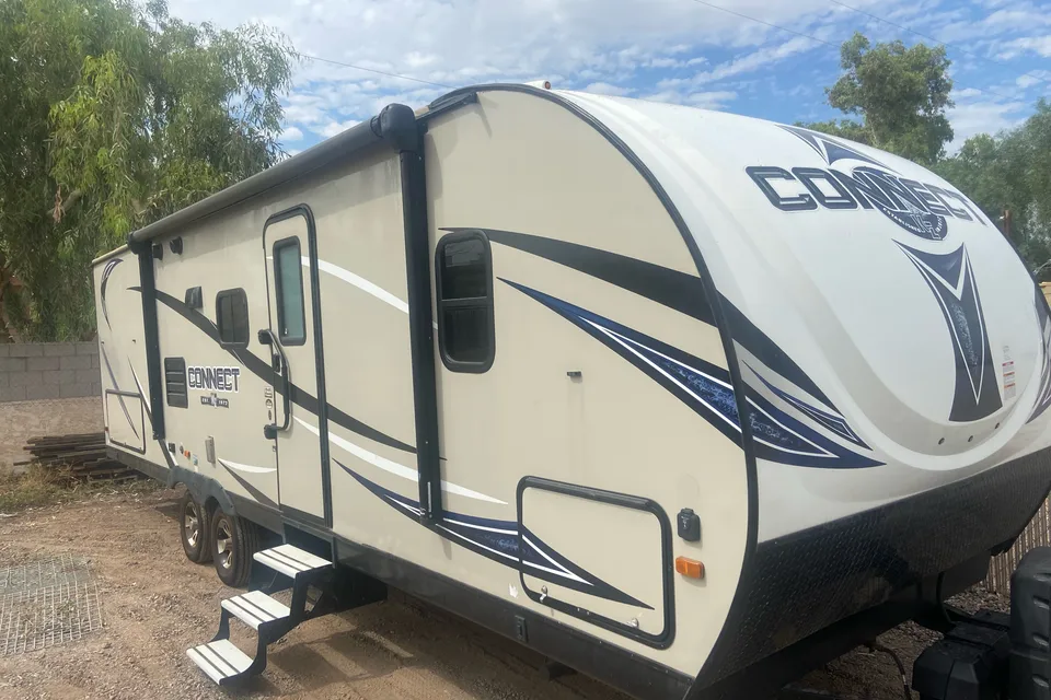 Very Cozy & Beautiful Trailer Sleeps Up To 10 People!