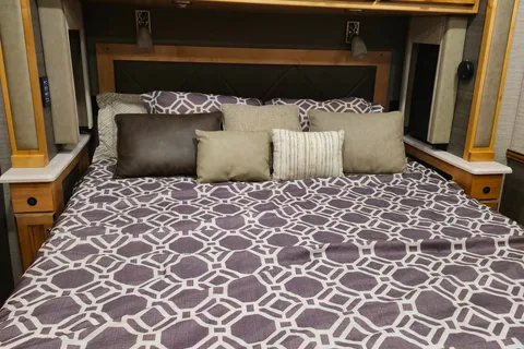 Luxury Motorhome Stay in Weatherford/Aledo, TX