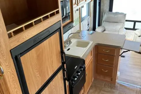 Keegan's Forest River 275LBS Fifth Wheel