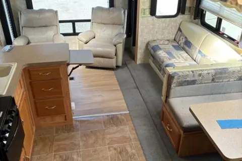 Keegan's Forest River 275LBS Fifth Wheel