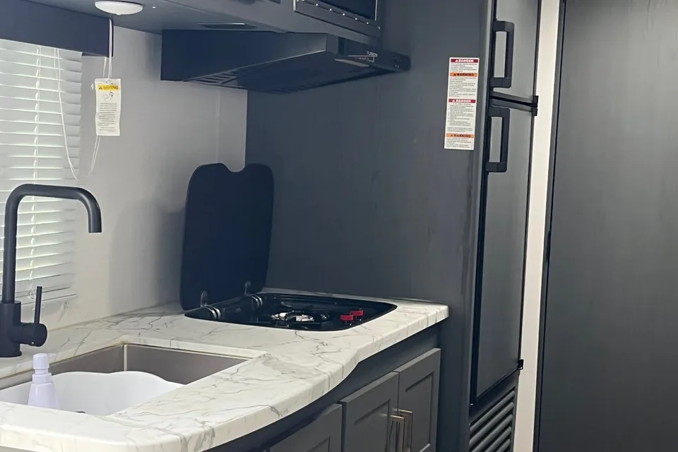 James's Keystone 1700BH Travel Trailer