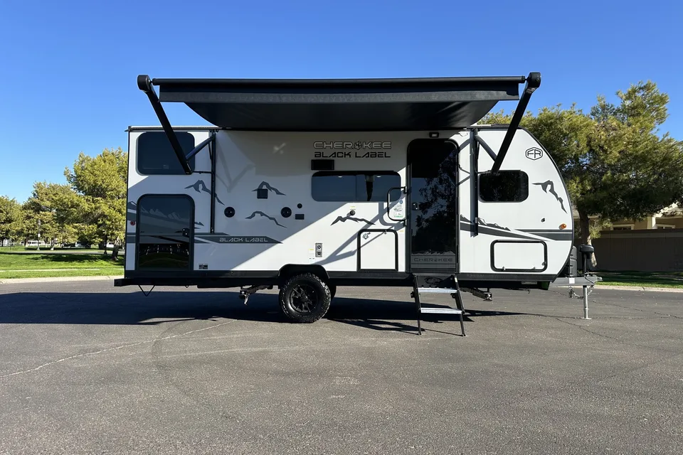 2025 Cherokee 17JWBL Black Label by RV Phoenix LLC